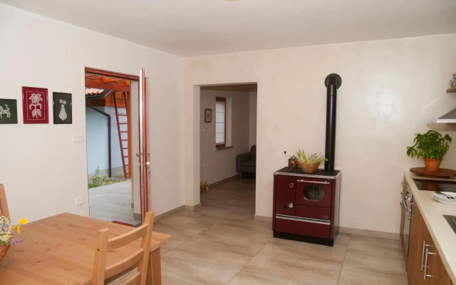Bed & Fishing House