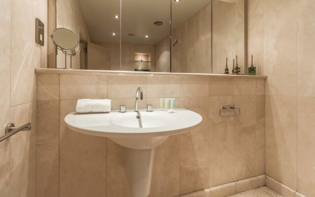 The Oscar Wilde Suite by 5STARSTAY