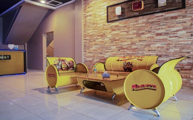 Madagascar Hotel Kupang