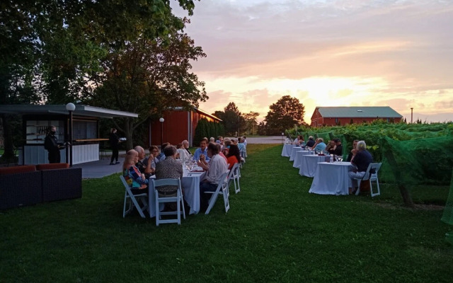 Hessenland Inn & Schatz Winery