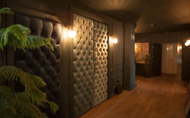 Cartel House Hotel on Loop