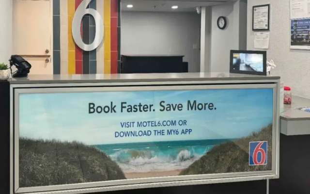 Motel 6 Bradenton, FL