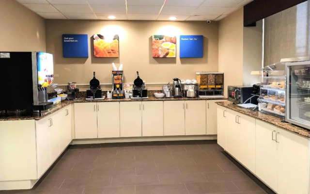 Comfort Inn & Suites Durham near Duke University