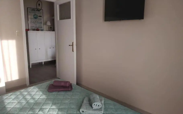 Athens View Apartment Near Metro Station Agia Marina