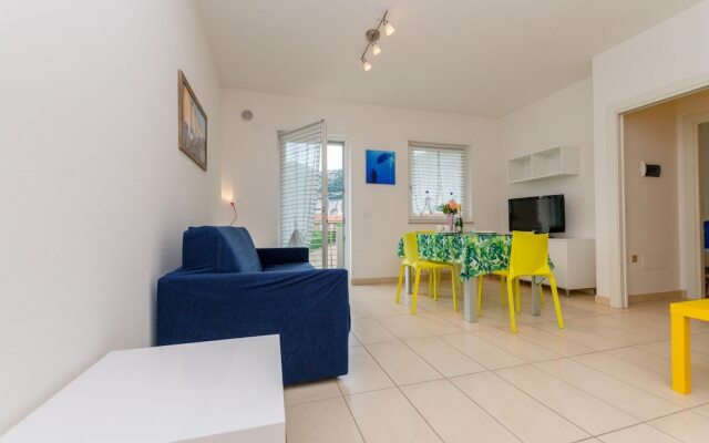 Torbole Relax, Pool & Balcony Apartment 2