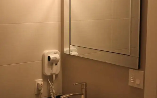 Traveller's Inn City Ctr And Conf Ctr