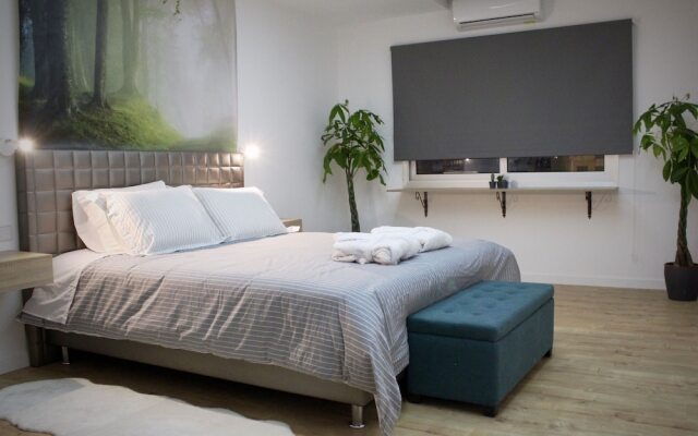 Purple Orange Luxury Suites