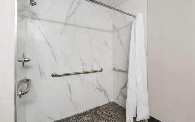 SureStay Plus by Best Western Benbrook Fort Worth
