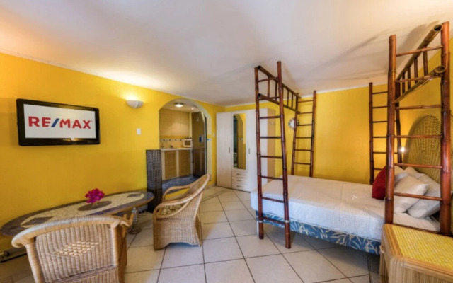 Sunflower Villa Studios By Cmd