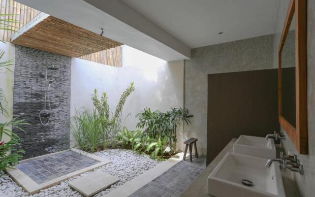 Villa Lima ac living 2 bedroom with pool in umalas