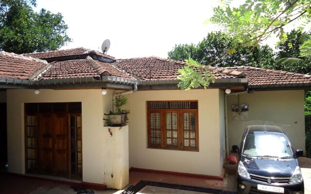 Peradeniya Rest Inn