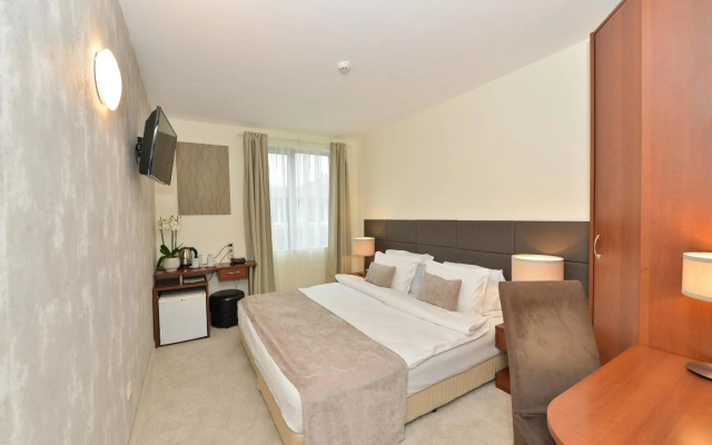Art Plaza Hotel