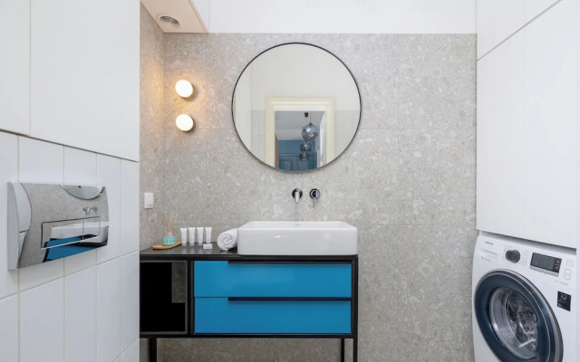 Family Apartment in Center by Renters