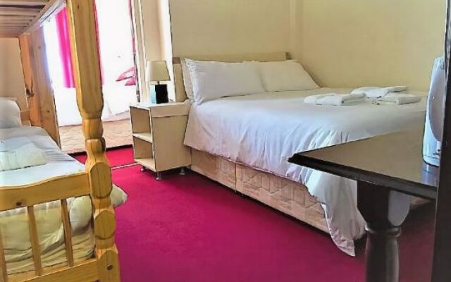 Lyndhurst Hotel
