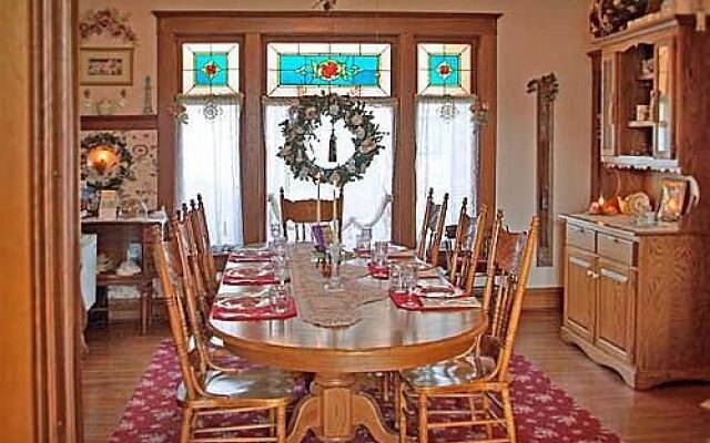 The Homespun Country Inn