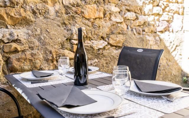 Vineyards & Village Stay