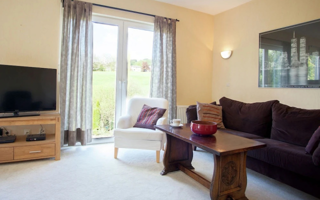 Attractive Holiday Home in Elkeringhausen with Pond
