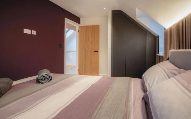 Ty Cyfoes - Luxurious 4 Bedroom - St. Florence