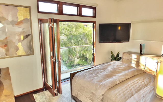 Beachside Sanctuary Lovely 3 BDR Steps to Ocean!