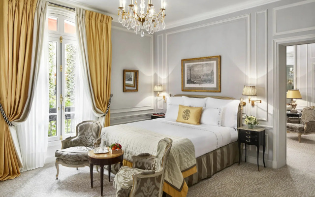 Hotel Plaza Athenee