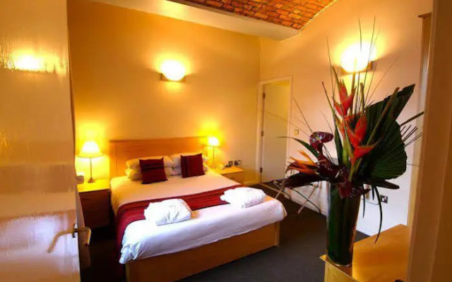 Native Manchester Hotel