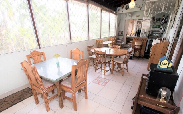 Palm Paradise Guest House and 2 Apartments