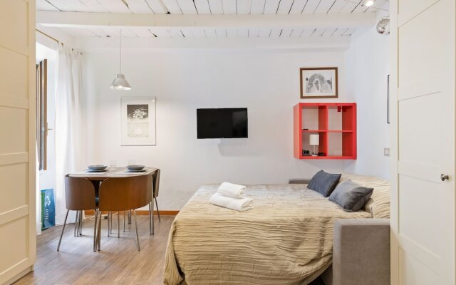 JOIVY Beautiful Studio For 2 Near Sempione Park