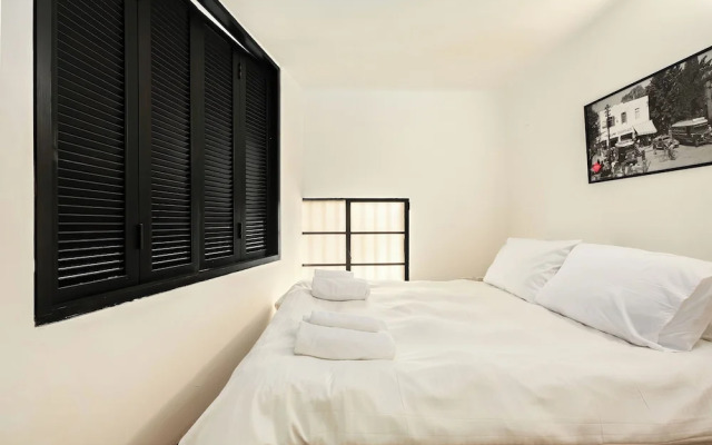 Modern-Rustic Haven in the City by Sea N Rent