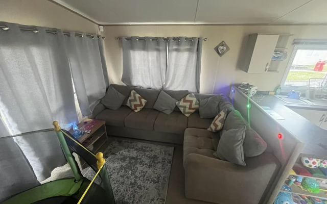 Immaculate Sen Friendly 3-bed Caravan in Porthcawl