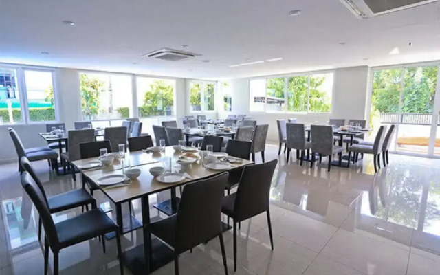 Crystal Suites Suvarnabhumi Airport
