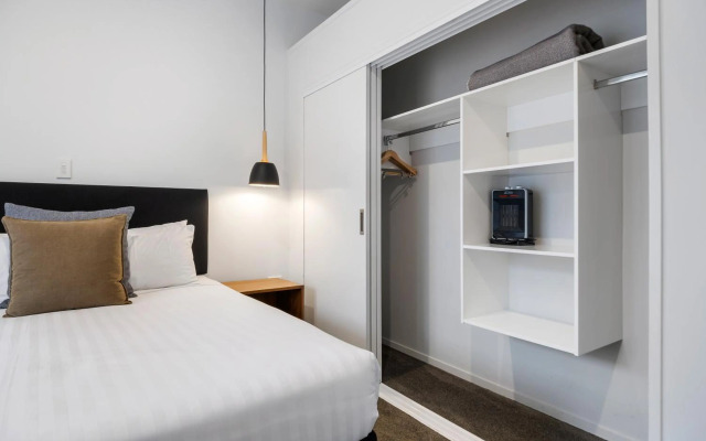 Southwark Hotel & Apartments