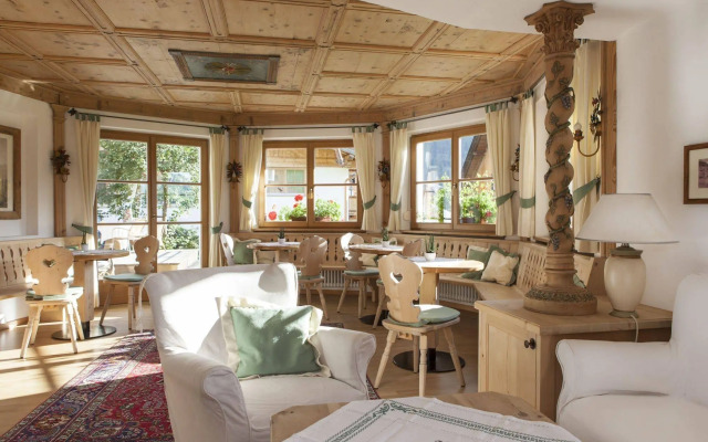Mareo Dolomites Hotel