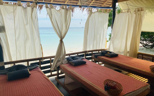 Bella Vista Beach Resort Koh Lipe