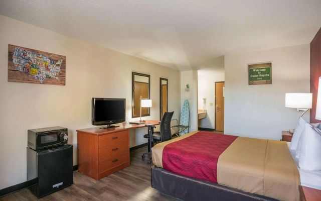 Econo Lodge Cedar Rapids South