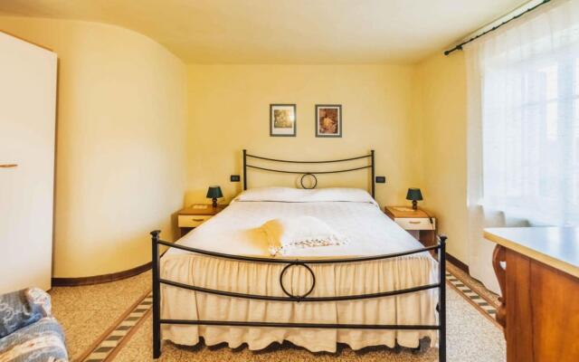 Cheerful holiday home in Poggio with private garden