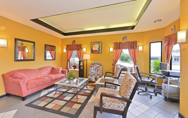 Econo Lodge Inn & Suites near Chickamauga Battlefield