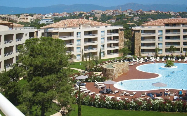 Garden-side Apartment in Salina Bay