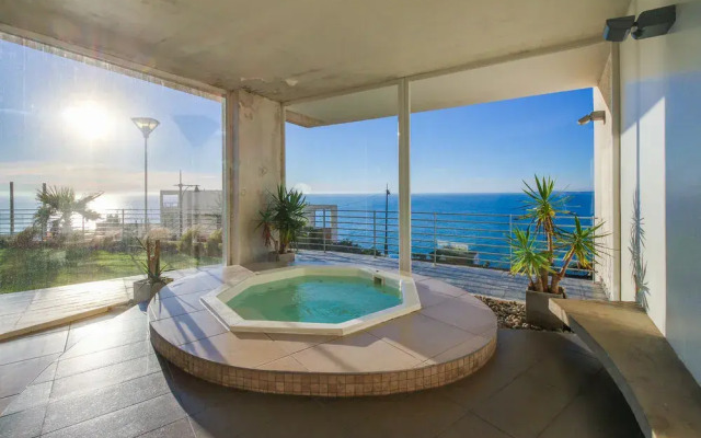 Coast Horizon