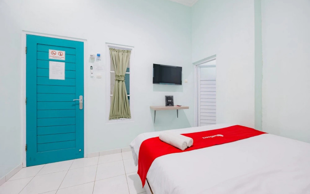 RedDoorz Syariah near Kedungmundu Semarang – Guest Rooms – Semarang
