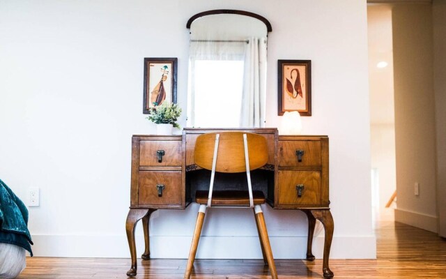 The Local - 2 Blocks to DT Fay - Walk Everywhere!