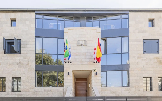 The Pearl of Nachlaot Apartments