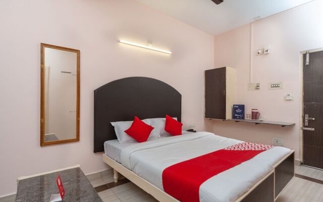 OYO 16749 Hotel Paris