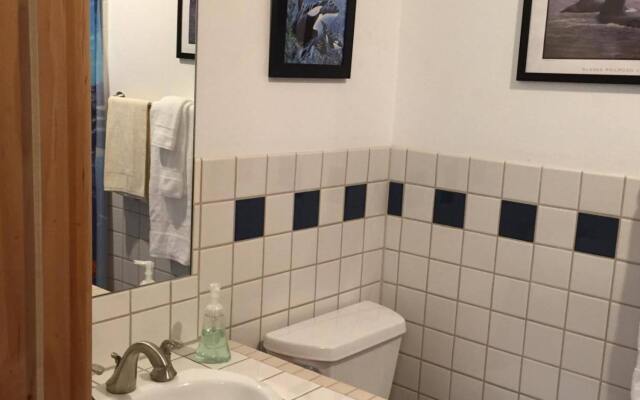 Twin Peaks Lodge and RV Park