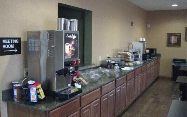 Randolph Inn and Suites