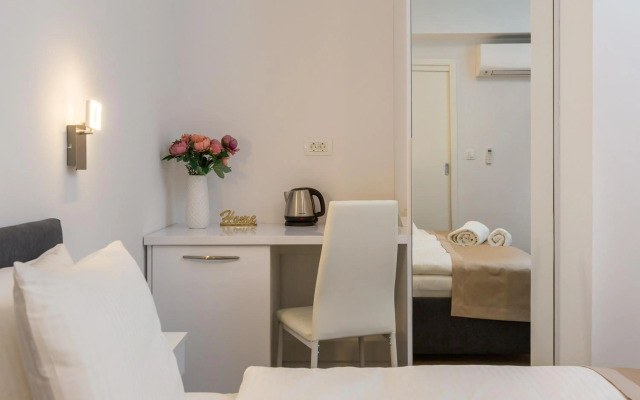 Luxury Studios & Room Five