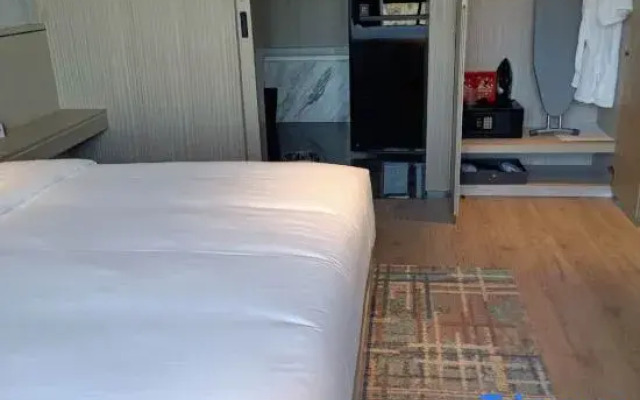 Yunlu Hotel (Southwest International Trade City, Guanshanhu District, Guiyang)