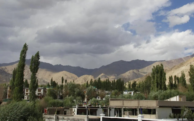 Mentokling Guest House and Garden Restaurant