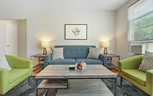 2BR Modern & Comfy Apt in Rogers Park