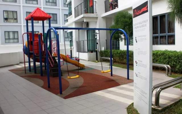 CozySoho-Cyberjaya,Netflix provided,fit 5pax – Outside – Cyberjaya