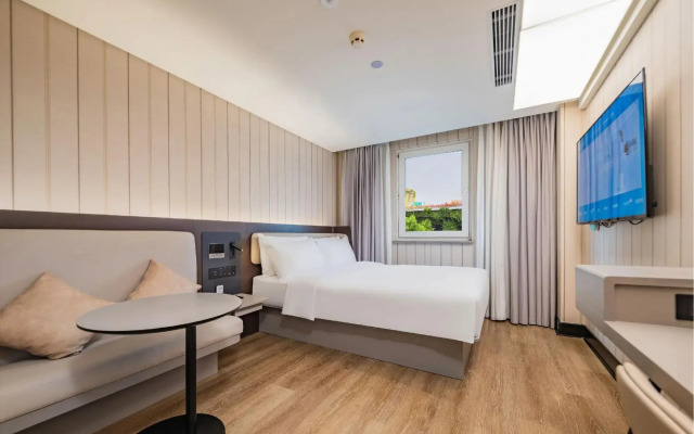 ibis Chengdu Yongfeng Hotel